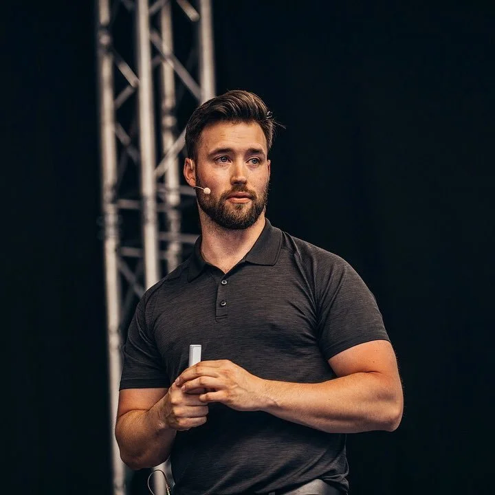 A képzés vezetője